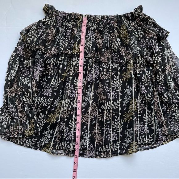 Ann Taylor Loft Black Sheer Floral Ruffle Off the Shoulder Flowy Top Sz M - Picture 3 of 4